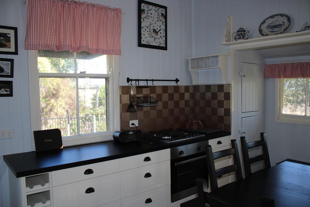 Rosebank Homestead And Farmstay Далби Екстериор снимка